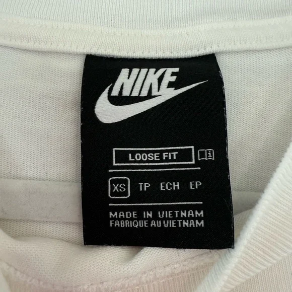 Nike Women's Long Sleeve Crop Top - Picture 3 of 3